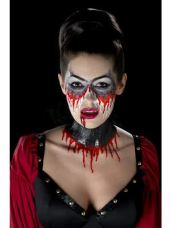Liquid Latex Vampire -CarnavalKast Winkel 600x800 3695
